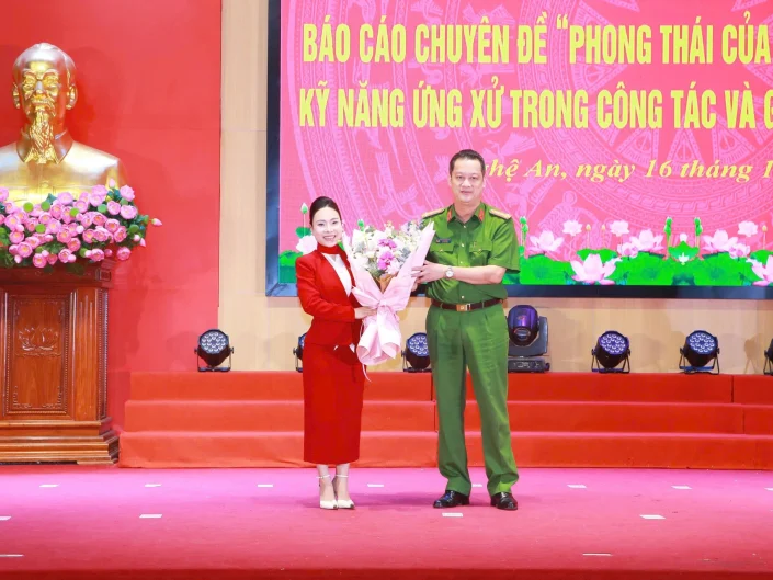 Công an tỉnh Nghệ An: Hội nghị chuyên đề về “Phong thái của người phụ nữ hiện đại; kỹ năng ứng xử trong công tác và giao tiếp với Nhân dân”